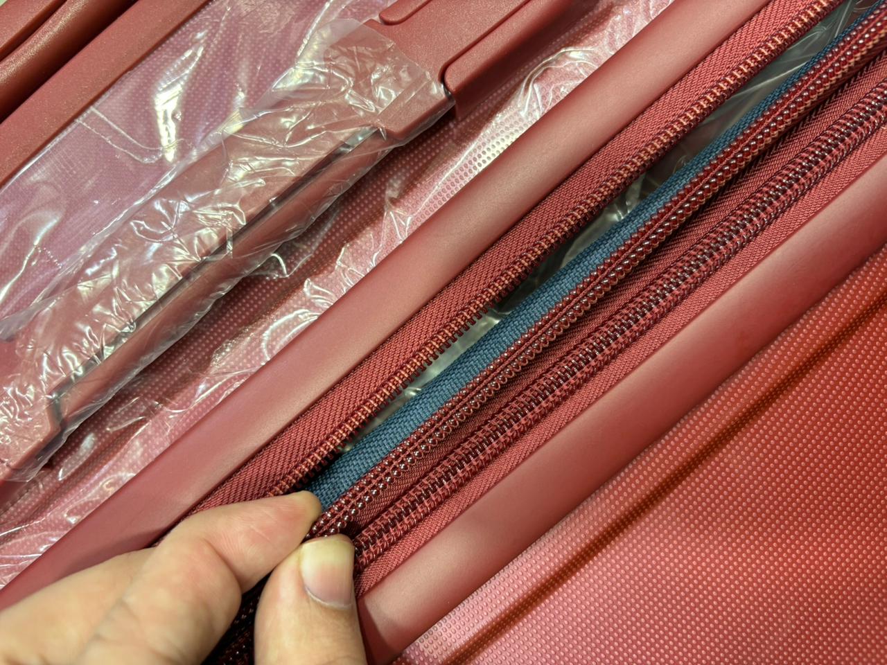 American Tourister - Pp Material Set - High Copy