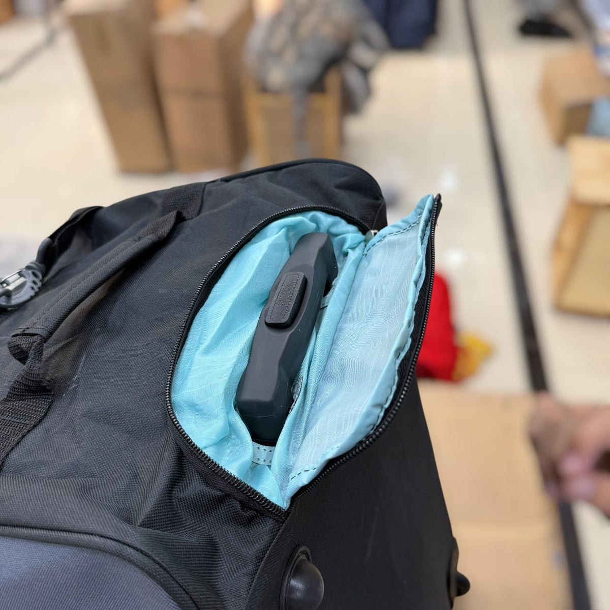 American Tourister Trolley Duffel Bag | Lightweight