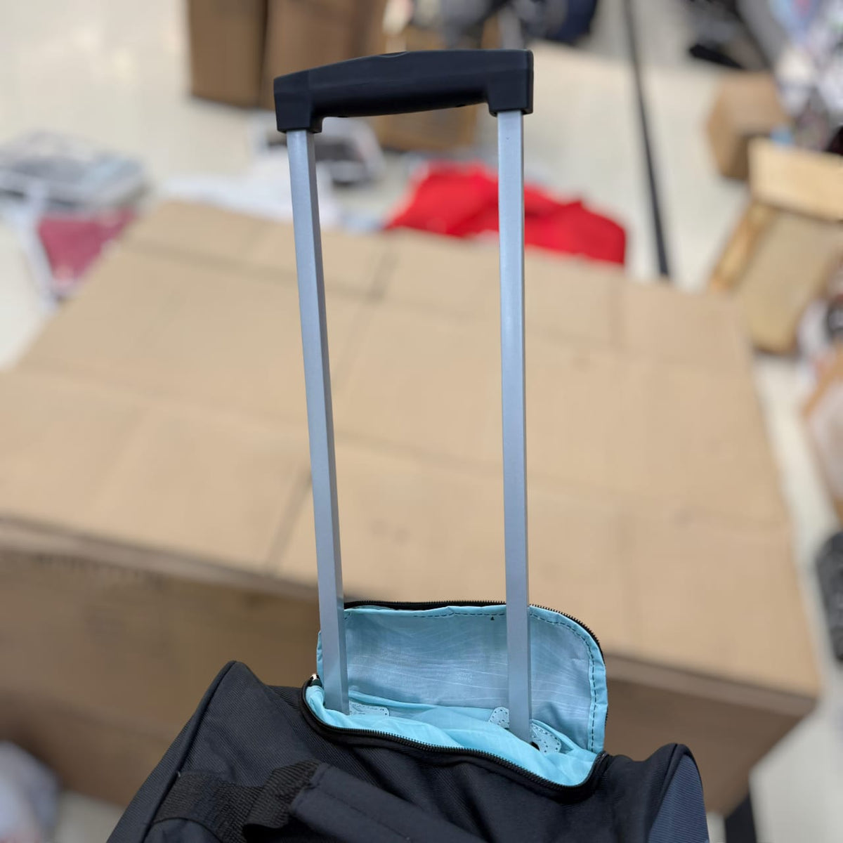 American Tourister Trolley Duffel Bag | Lightweight